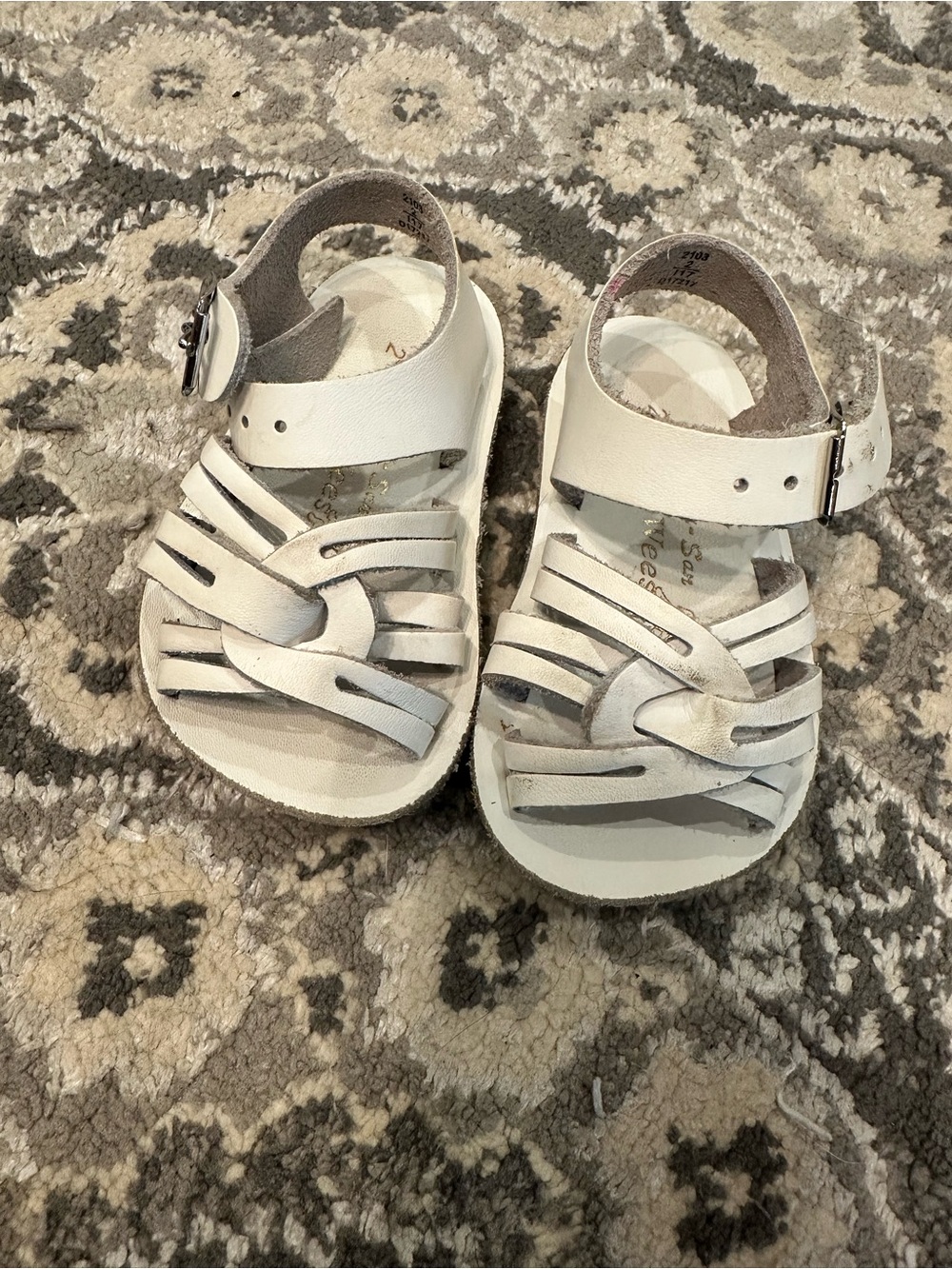 White sun San sandals size 2